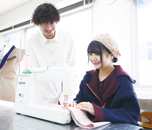 マロニエファッションデザイン専門学校の授業風景