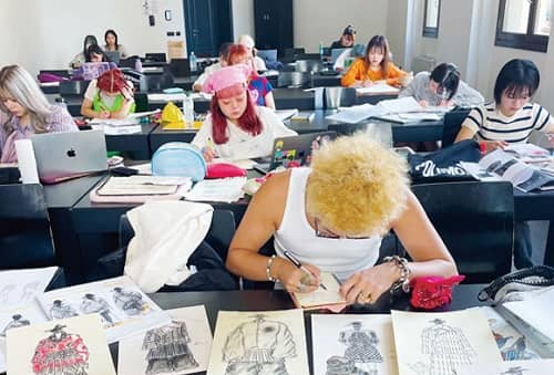 大阪文化服装学院（ヴォートレイル ファッション アカデミー）